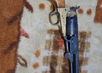 rewolwer colt navy 44 model 1851