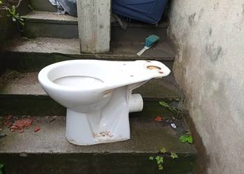 miski wc stojące i podwieszane