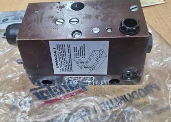 Rozdzielacz hydrauliczny C360 C360 3P Hydrotor 46481002    5,00 (2 oceny)