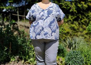 Bluzka H&M XL plus size 4XL 48 bawełna niebieska granatowa liście roślinna