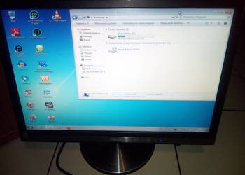 Monitor 22 ASUS z głośnikami i kablem HDMI do telewizji