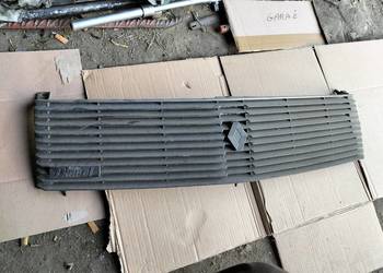 RENAULT 18  ATRAPA ATRAPKA  ZDERZKA GRILL