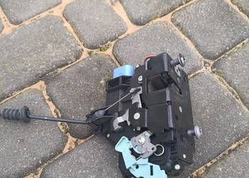 Sprzedam części do drzwi skody octavii