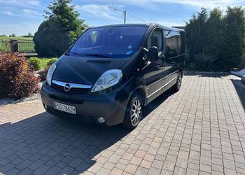 Vivaro 9 osób Klima mały przebieg