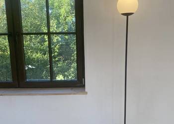 Lampa podłogowa