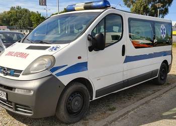 Opel vivaro 1.9 ambulans karetka niski przebieg