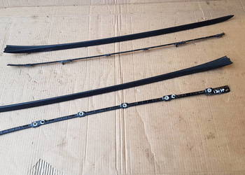 Hyundai i30 III PDE listwa listwy pionowe szyby czołowej 18