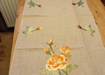 Bieżnik z haftem różyczki 40x140 cm