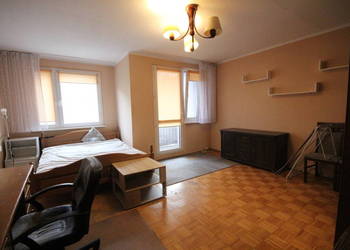 Pokój (25 met) okolice Siemieńskiego BALKON/WINDA (Wrocław)