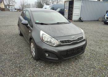Kia rio z Niemiec  bezwypadkowy 1,25 benzyna wrzesień 2013 rok