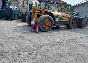 Ładowarka teleskopowa cat th 220b