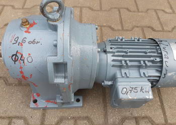 Motoreduktor  0 75 kW/9,6 obr.