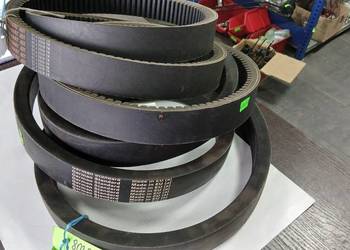 Pas klinowy wariatorowy New Holland gładki i zębaty