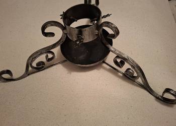 Stojak pod choinkę stal kuty nowy.