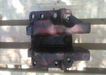 Uchwyt,śruby centralnej,hamulec WOM Massey Ferguson 3640,