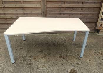 Biurko 160x100 BENE z tunelami na kable Dostępne 22 sztuki PROMOCJA