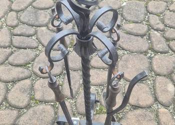 Stojak komplet ozdobny do kominka pieca