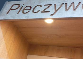 Regał sklepowy na pieczywo