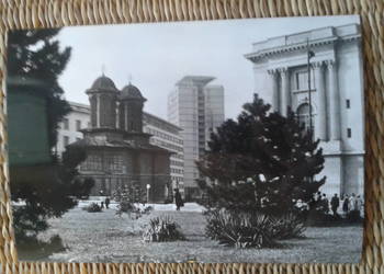 WIDOK NA PLAC REWOLUCJI W BUKARESZCIE