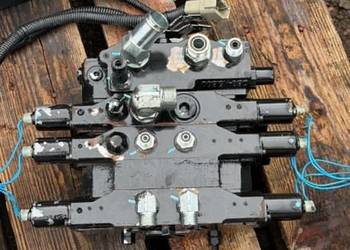 Rozdzielacz hydrauliczny trzysekcyjny HYSTER