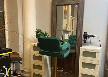 Samodzielne stanowisko dla stylistki rzęs,kosmetyczki