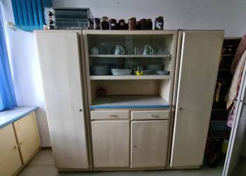 Kredens kuchenny z lat 50-tych