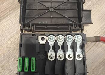 Skrzynka na bezpieczniki Golf 4