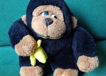 Pluszowa czarna małpka z bananem