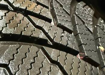 Opony zimowe Firestone Winterhawk 4 215/55 R17 98 V