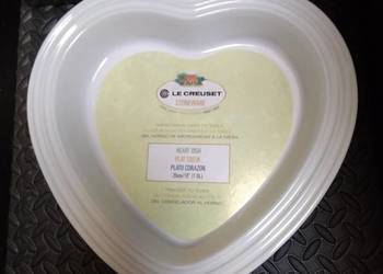 Le Creuset duży biały półmisek kamionka w kształcie serca