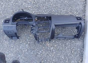 Deska rozdzielcza kokpit konsola poduszka Toyota Avensis T27, EU. 09-11r