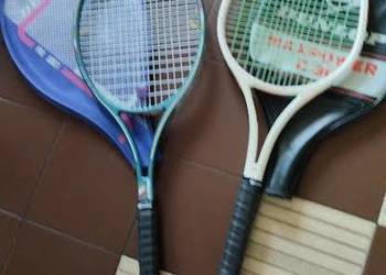 dwie rakiety tenisowe