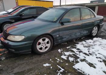 Opel Omega 2.2 automat  bez korozji,żółte amort. i sprężyny