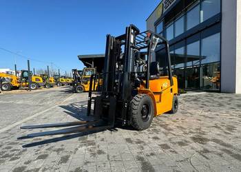 Nowy wózek widłowy 2.5T, triplex, diesel