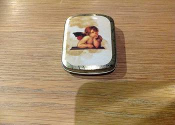 Małe Pudełko Metalowe z Aniołkiem Stare Sygnowane