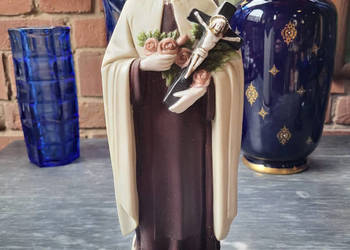 Figurka Świętej Teresy z krzyżem Figurka Świętej Teresy z krzyżem