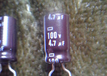 Kondensator elektrolityczny 4,7uF 100V Nippon Chemicon 10szt
