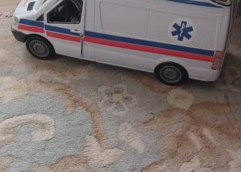 plastikowy Ambulans DICKIE TOYS Germany dl 34 szer 12