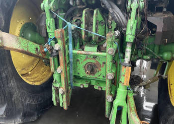 John Deere 6630 - wieszak tylnego podnośnika