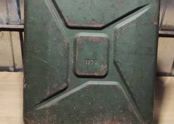 Kanister 20l z 1978roku szczelny