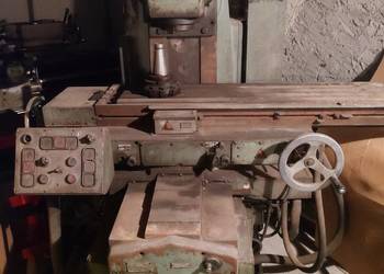 Frezarka uniwersalna