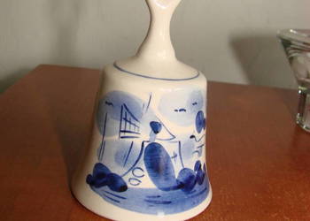 porcelanowy dzwoneczek z wiatrakiem