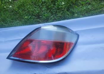 Opel Astra H lampa prawy tył