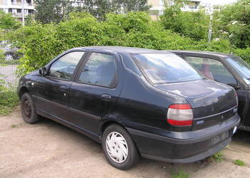 Fiat Siena 2000 r.,1,2 -uszkodzony