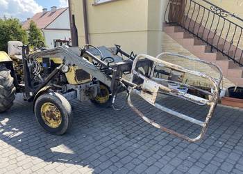 Tur 3 sekcyjny Ursus C-330 + chwytak do bel i widły