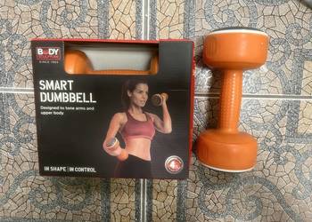 Sprzęt FITNESS (hantle 1,5/2 kg + maty do ćwiczeń)