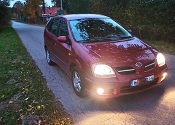 Nissan Almera Tino