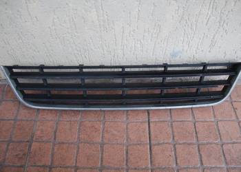 KRATKA ZDERZAKA ŚRODKOWY PRZÓD VW PASSAT B6 3C0853677