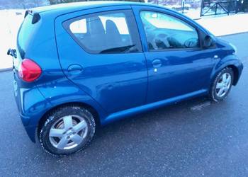Toyota Aygo 1.0 Benzyna 5-drzwi Klimatyzacja Dobry Stan  Dwie sztuki