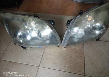 Sprzedam lampy przednie ksenon Toyota Avensis